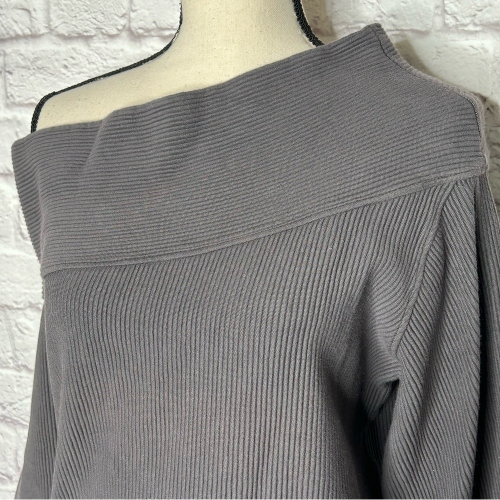 Off-Shoulder Ribbed Sweater Top - Gray - Picture 6 of 14